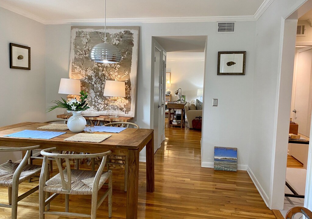 Photo of Livingroom in Harleston Village