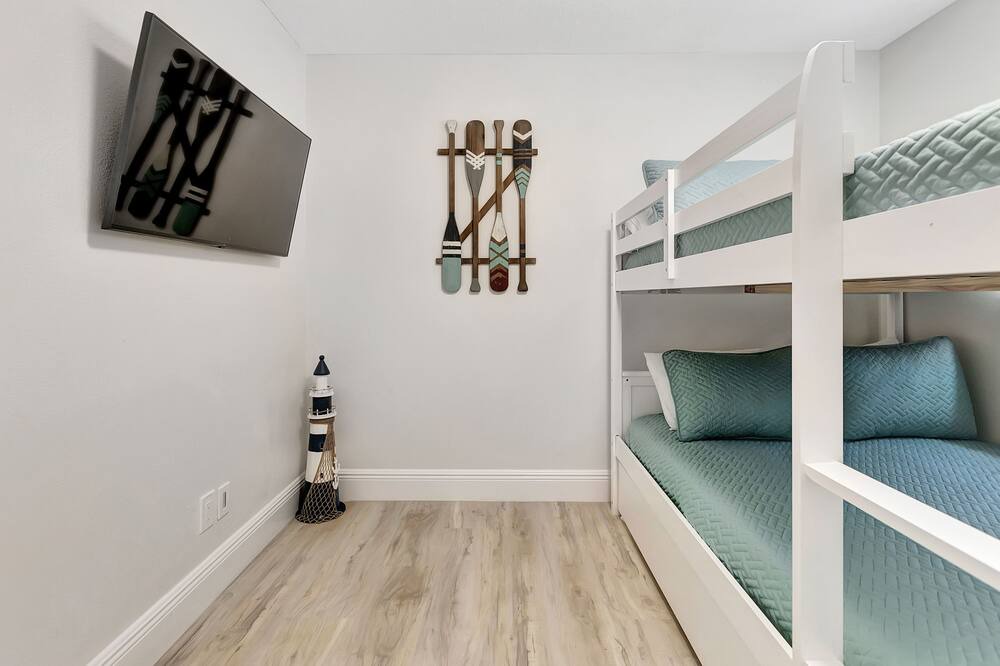 Photo of Bedroom in Harbor Hills