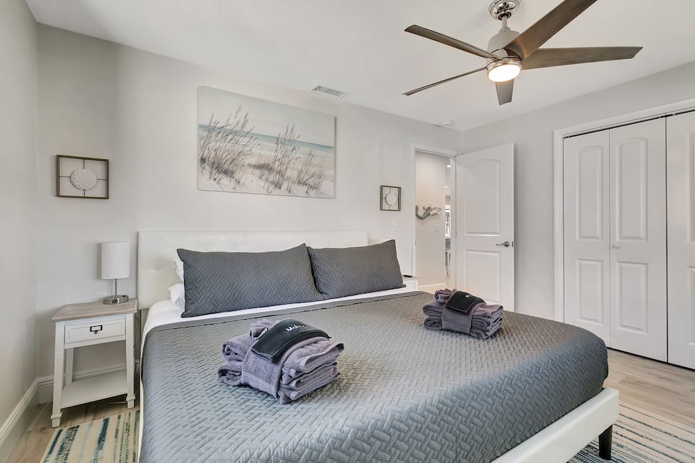 Photo of Bedroom in Harbor Hills