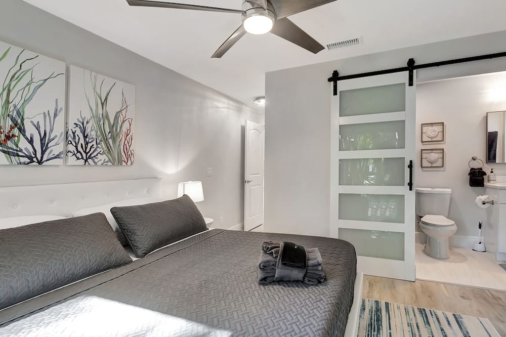 Photo of Bedroom in Harbor Hills