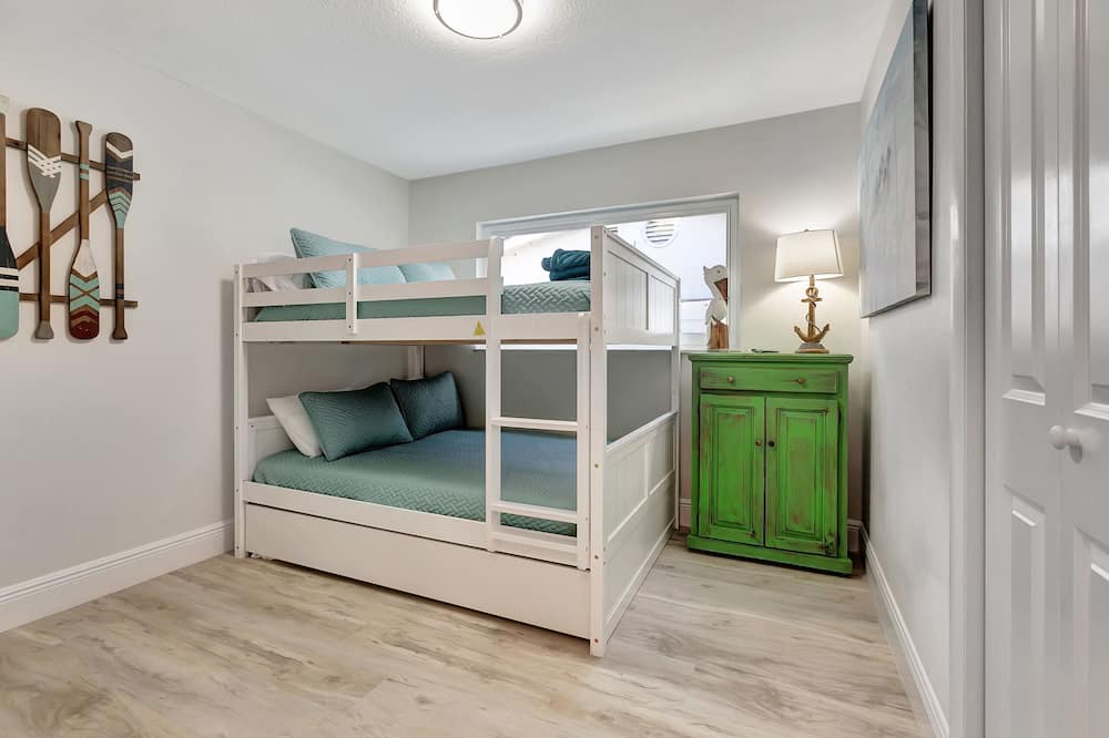 Photo of Bedroom in Harbor Hills