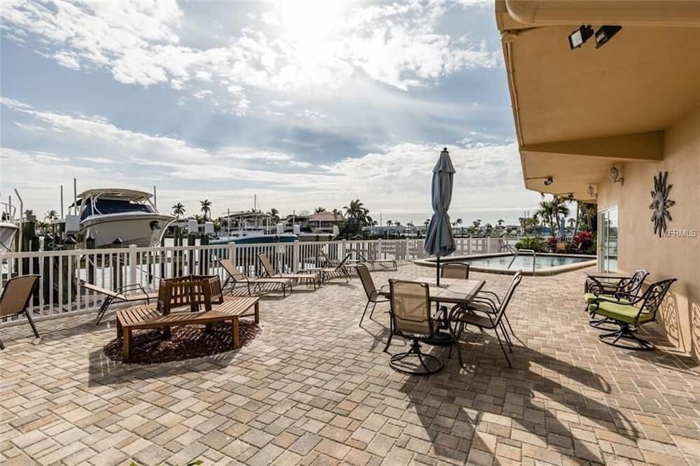 Photo of Outdoor in Capri Isle
