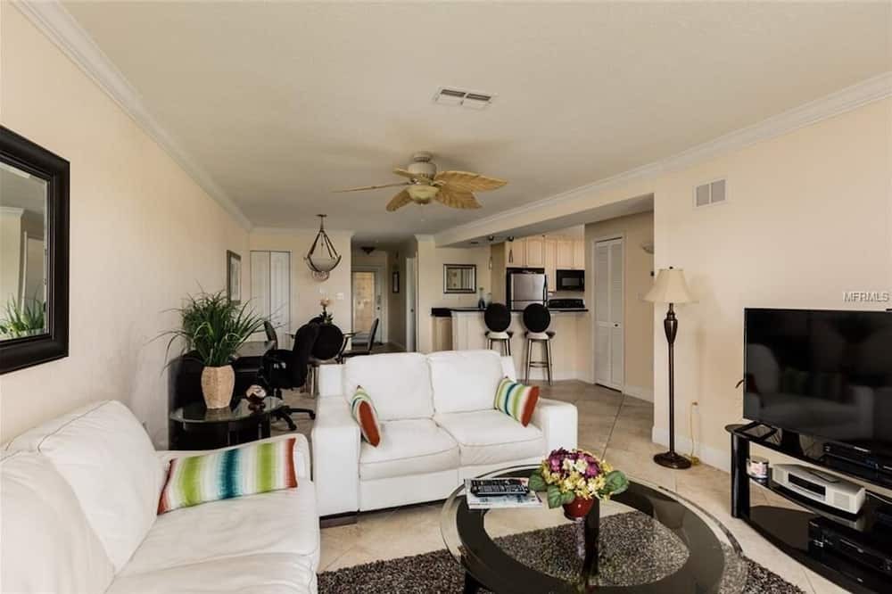 Photo of Livingroom in Capri Isle