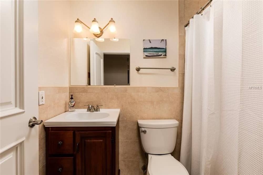 Photo of Bathroom in Capri Isle