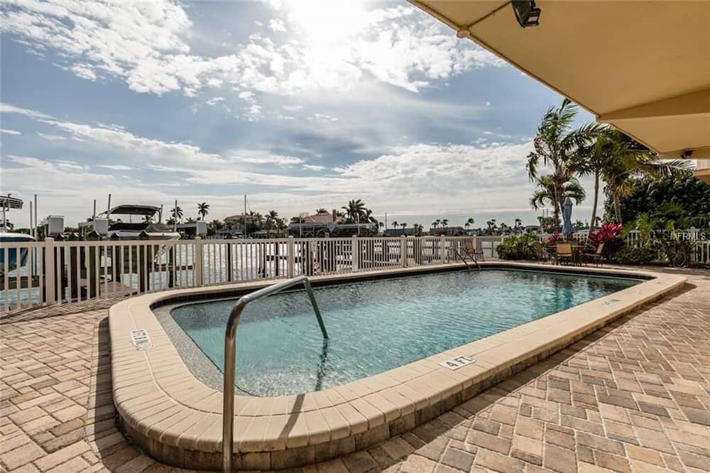 Photo of Outdoor in Capri Isle