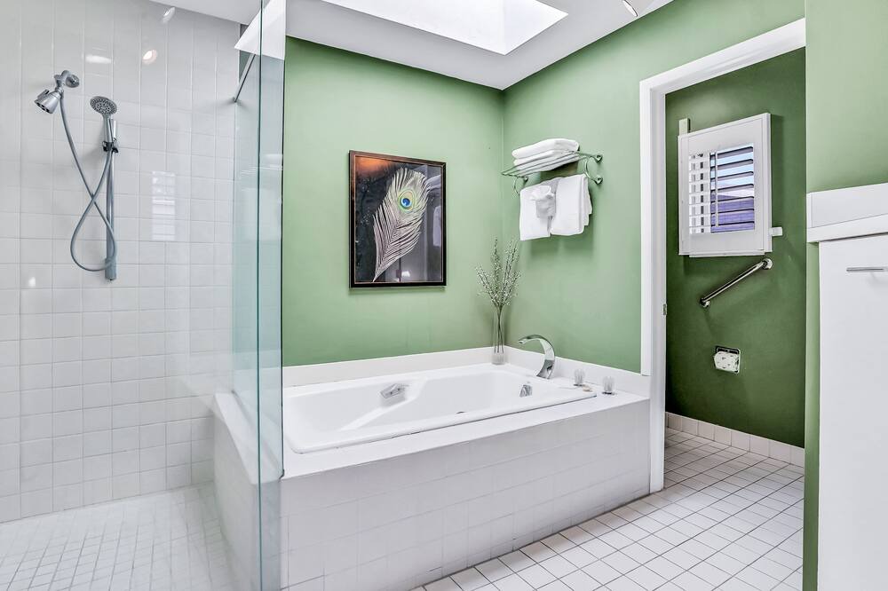 Photo of Others in Harbor Bluffs