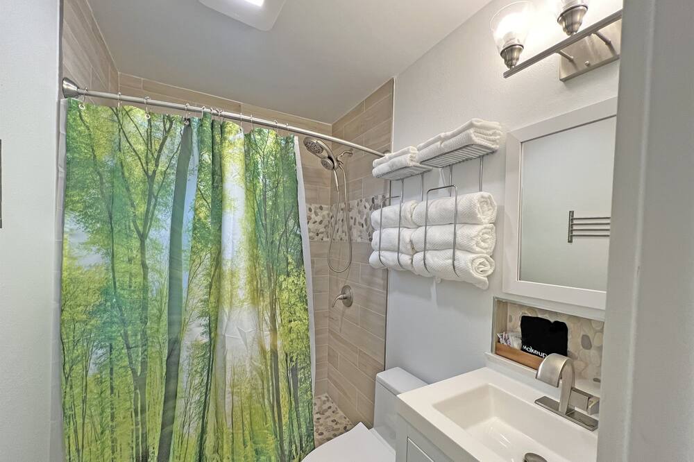 Photo of Bathroom in Gillespie Park
