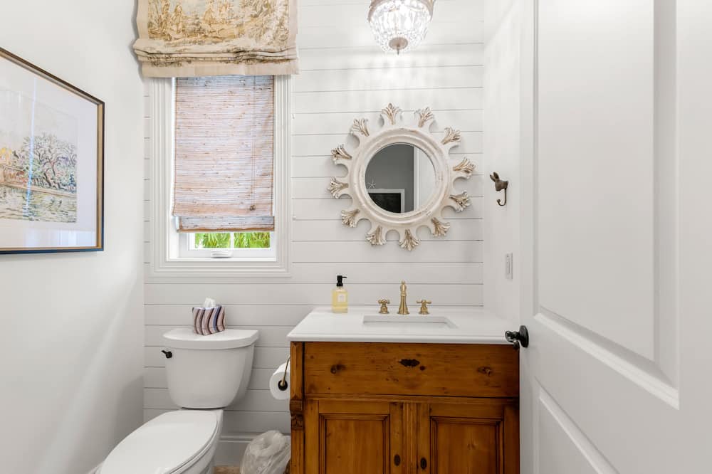 Photo of Bathroom in Beach Park