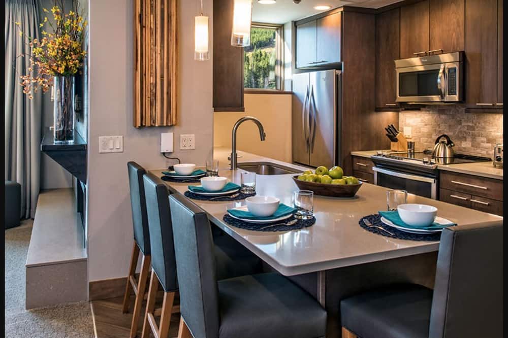 Photo of Kitchen in Peak 8