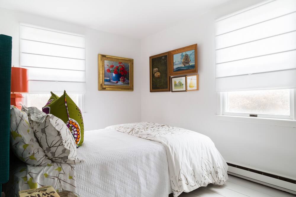 Photo of Bedroom in Tom Nevers