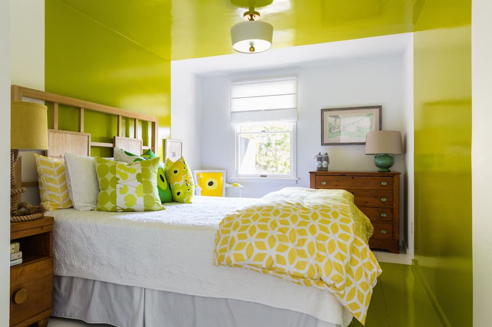 Photo of Bedroom in Tom Nevers