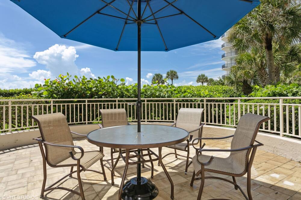 Photo of Patio Balcony in Bay Isles