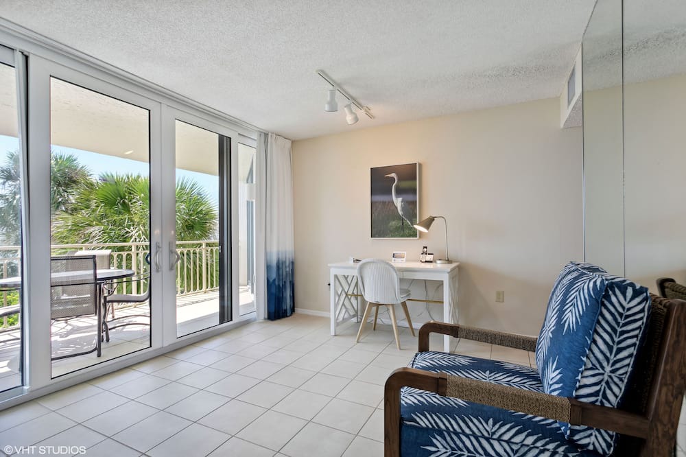 Photo of Livingroom in Bay Isles