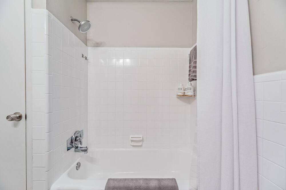 Photo of Bathroom in Largo