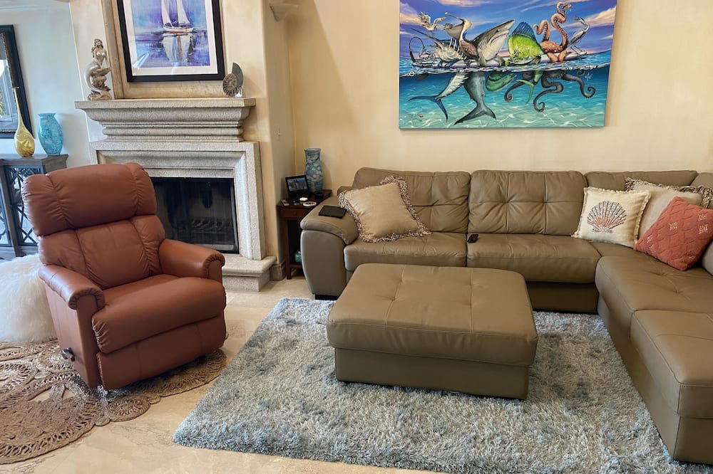 Photo of Livingroom in Tierra Verde
