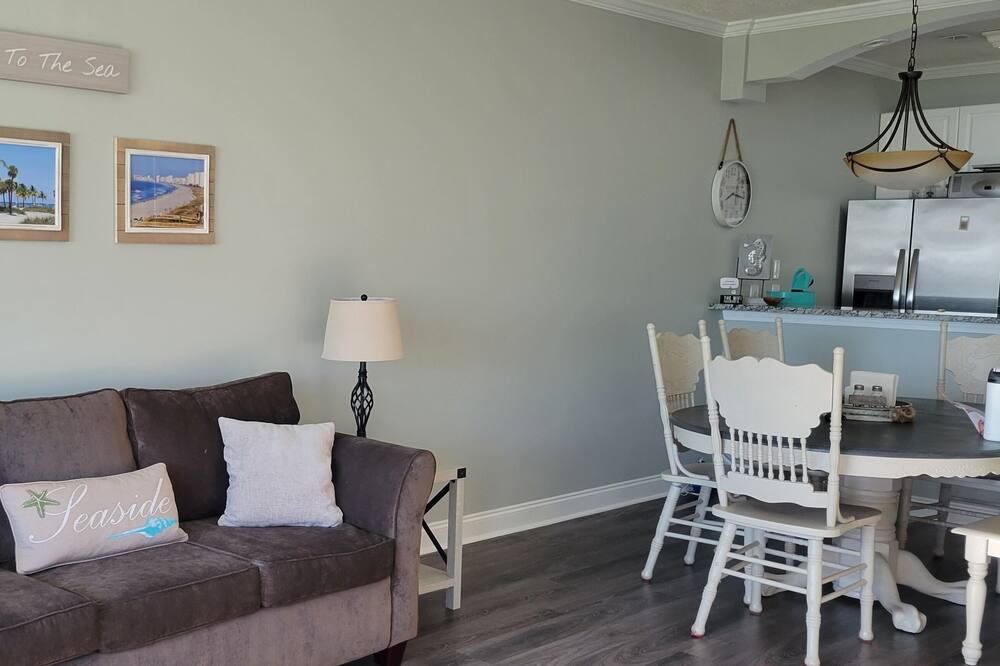 Photo of Livingroom in Carolina Yacht Landing
