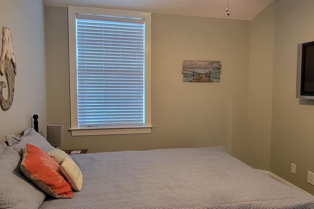 Photo of Bedroom in Carolina Yacht Landing