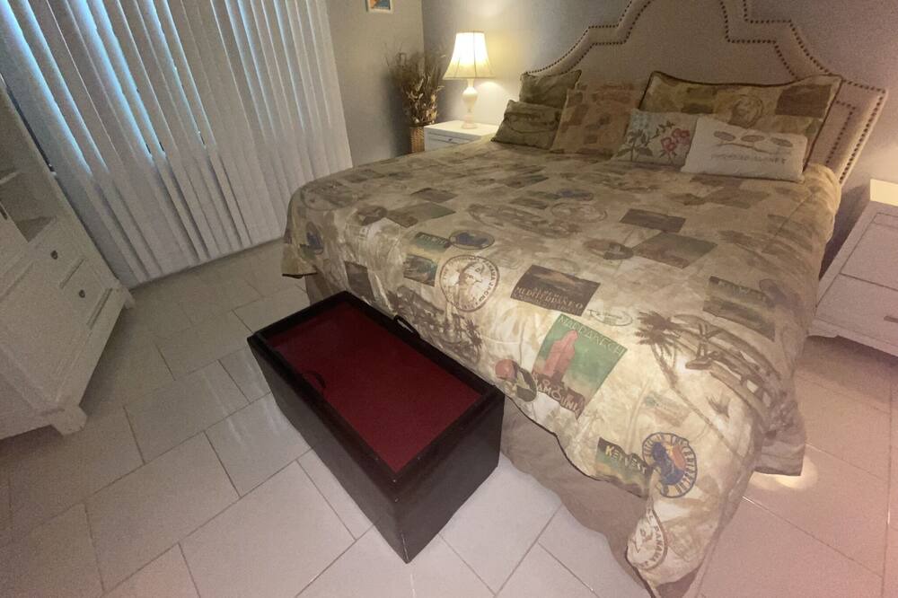 Photo of Bedroom in Anona