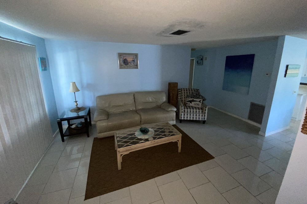 Photo of Livingroom in Anona