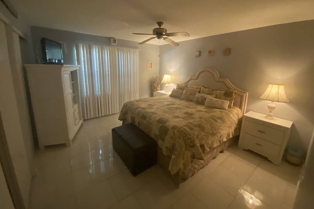 Photo of Bedroom in Anona