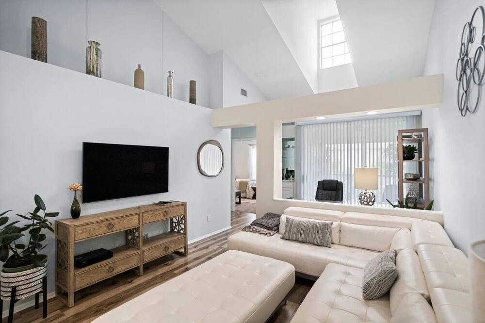 Photo of Livingroom in Capri Isle