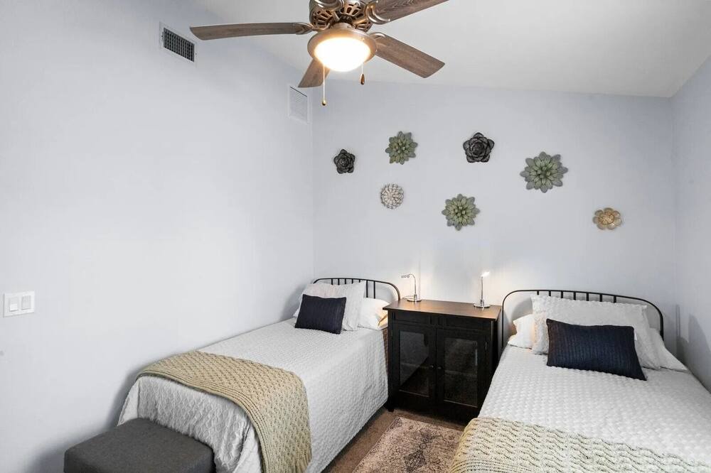 Photo of Bedroom in Capri Isle