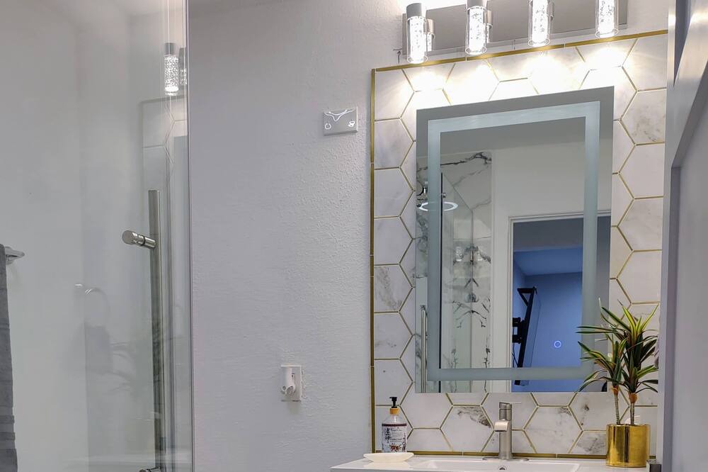 Photo of Bathroom in Capri Isle