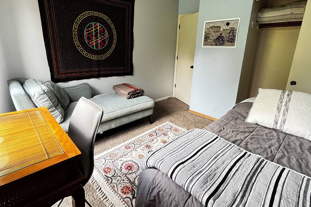 Photo of Bedroom in Papa