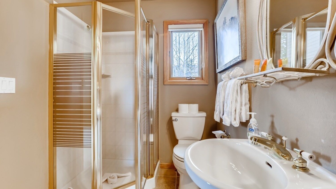 Photo of Bathroom in Three Peaks