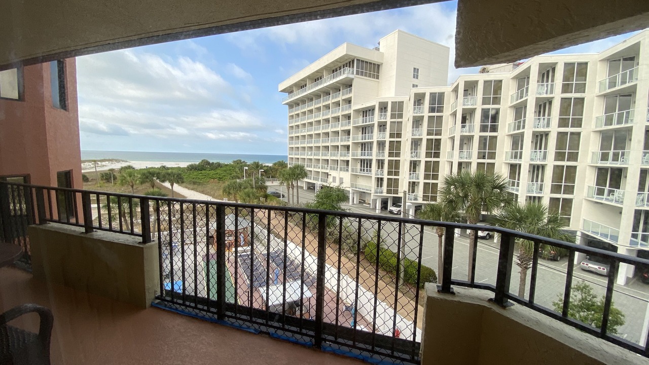 Photo of Patio Balcony in Treasure Island