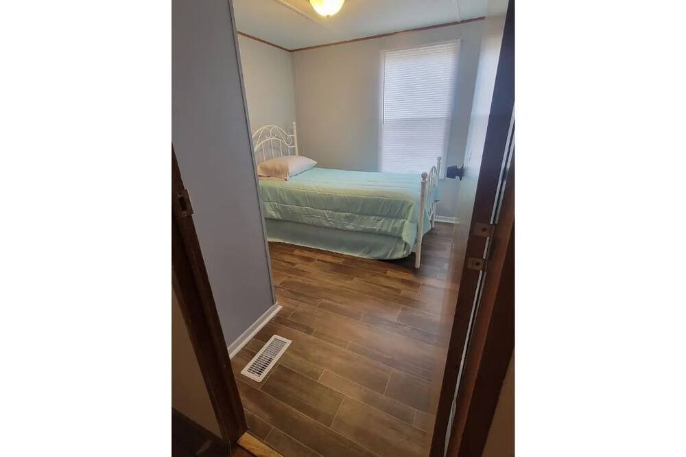 Photo of Bedroom in Barnesville