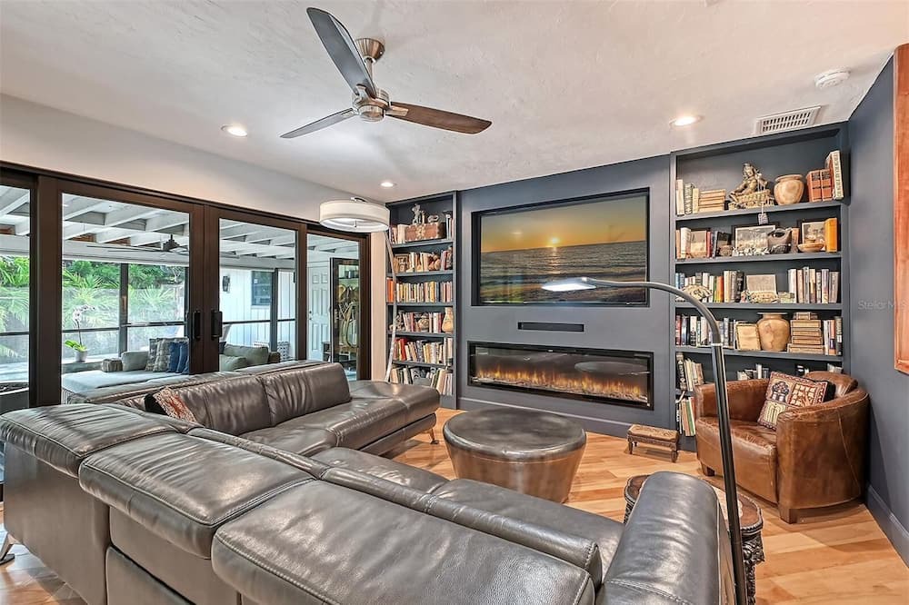 Photo of Livingroom in Bay Isle