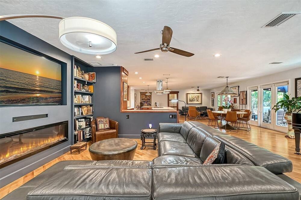 Photo of Livingroom in Bay Isle