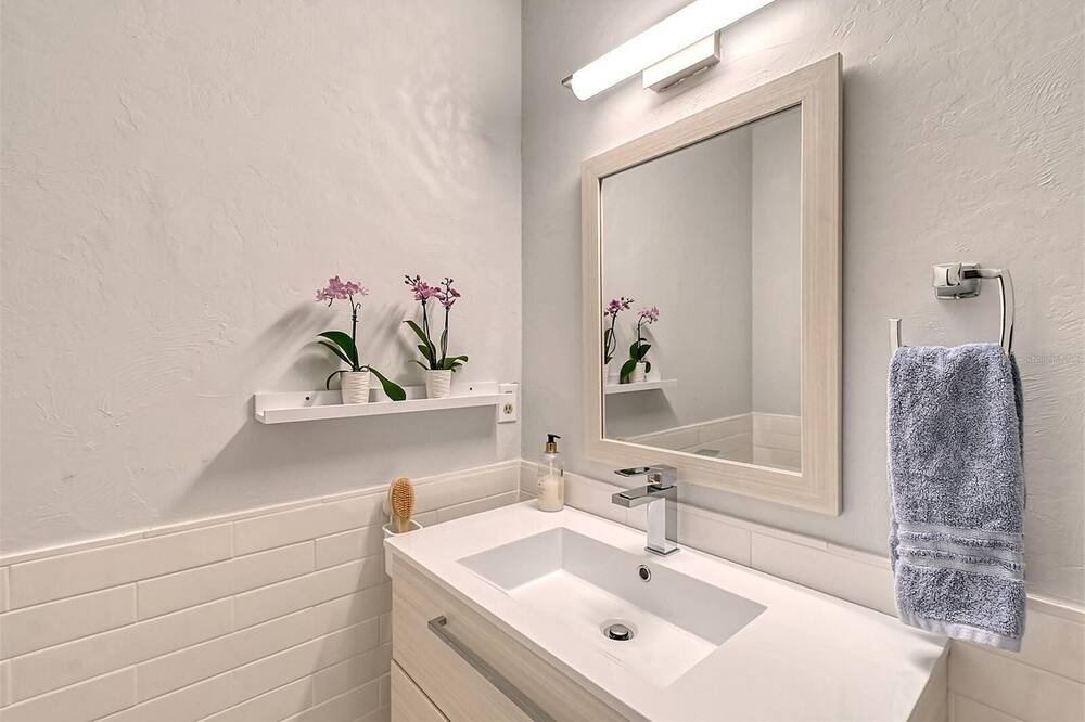 Photo of Bathroom in Bay Isle