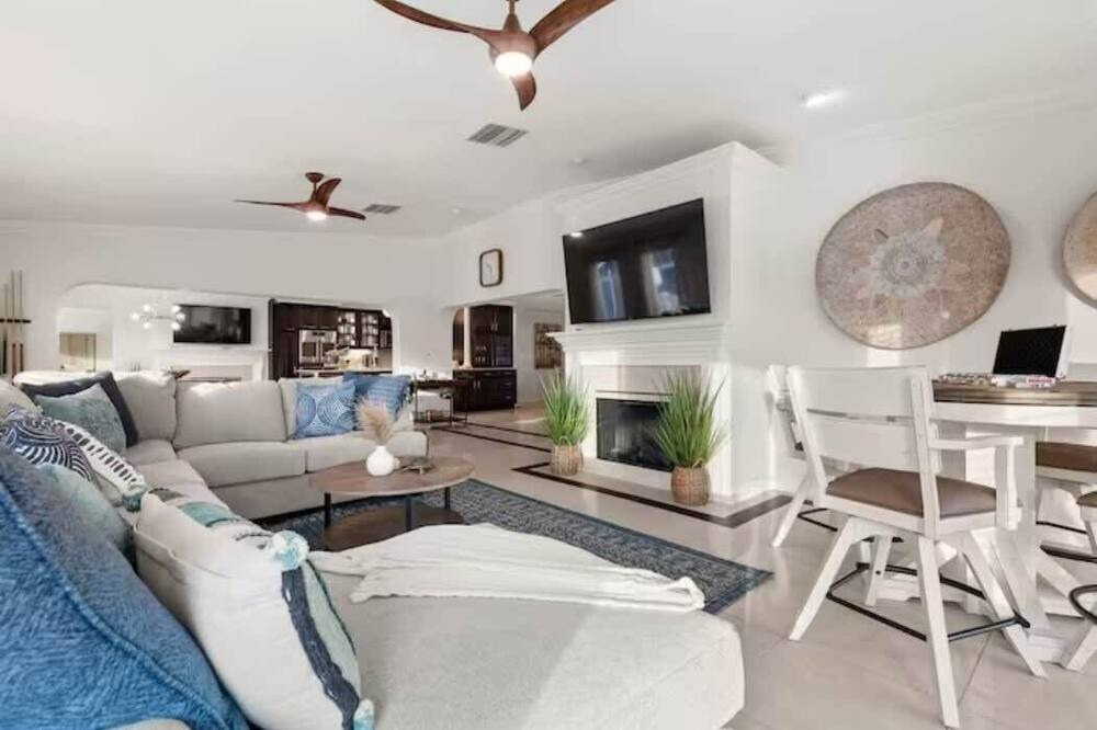 Photo of Bedroom in Anona
