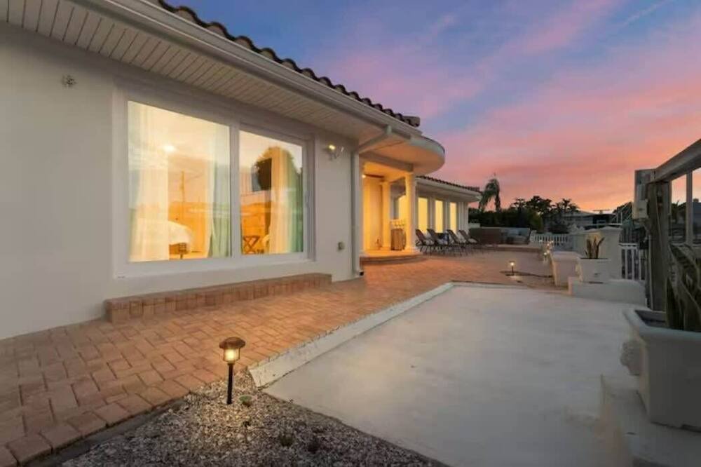 Photo of Patio Balcony in Anona