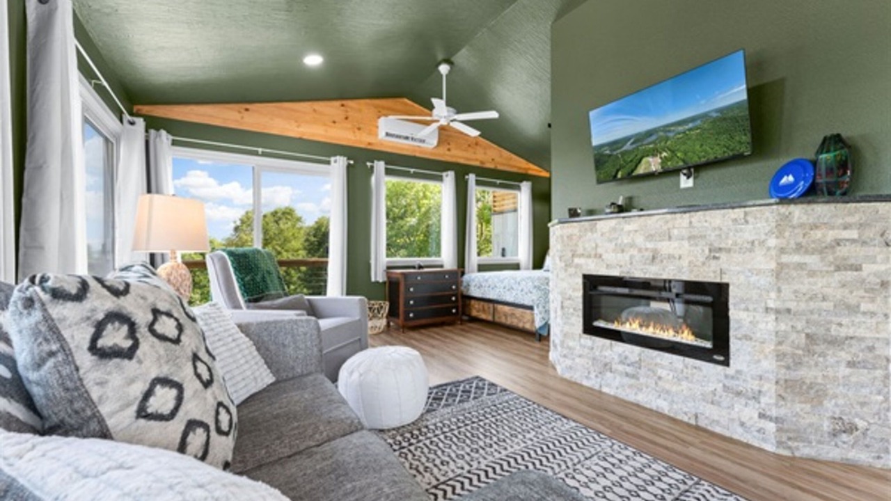 Photo of Livingroom in Omaha