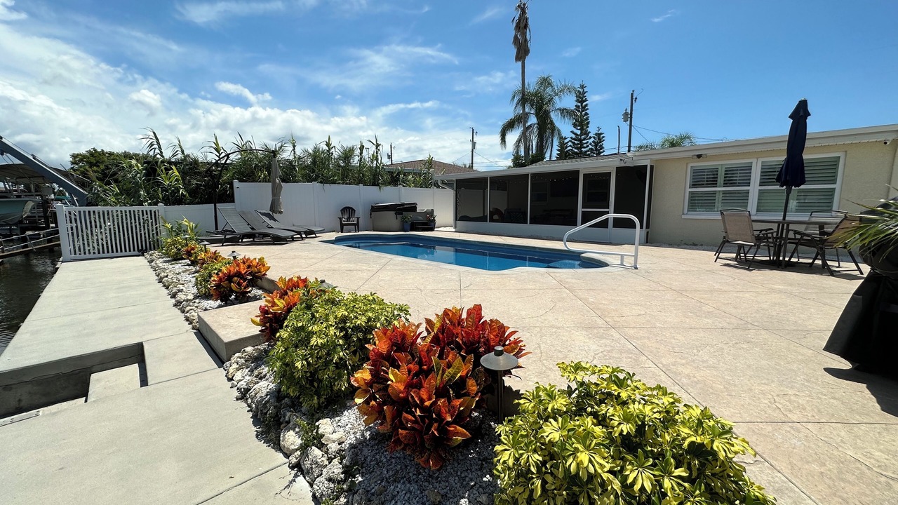 Photo of Outdoor in Hudson Beach Estates