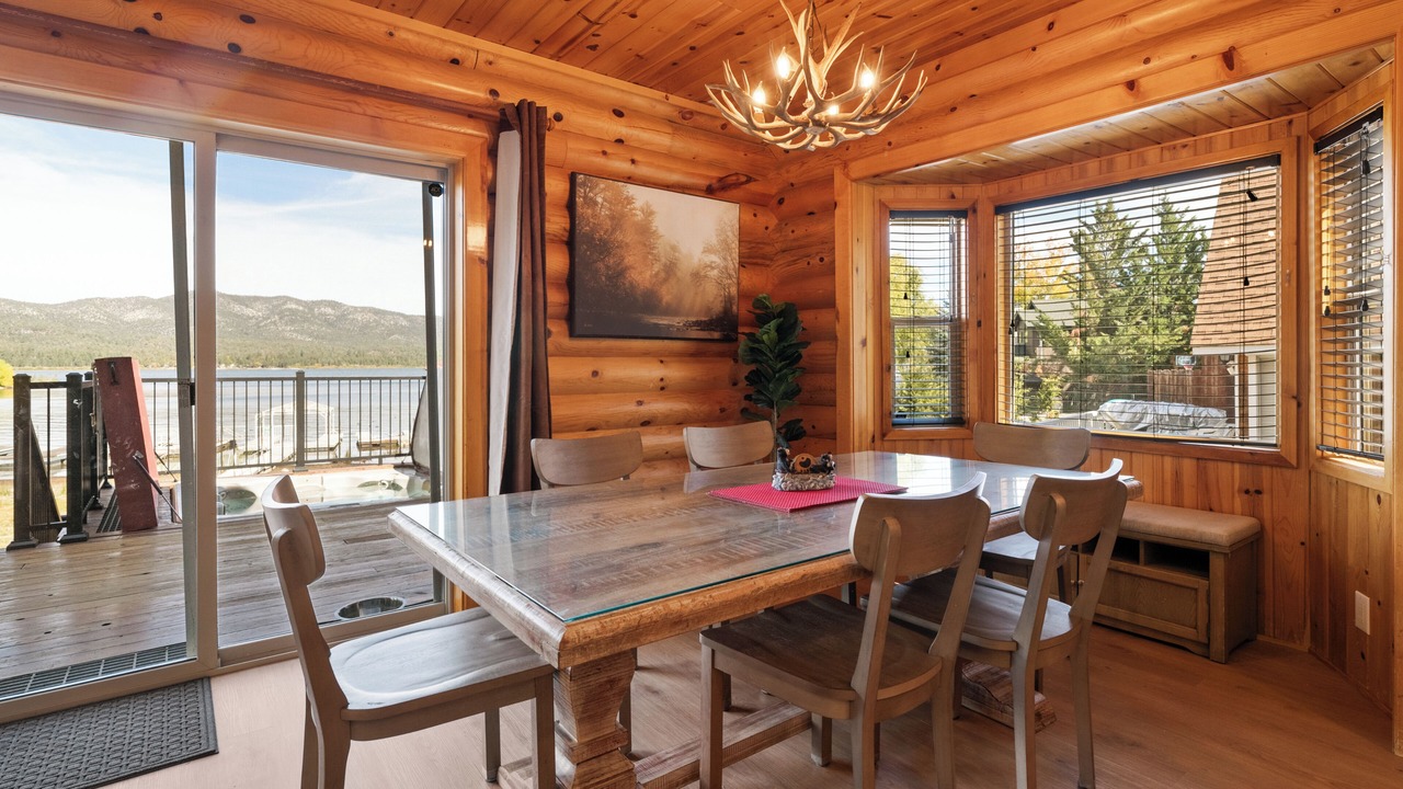 Photo of Livingroom in Big Bear Lake