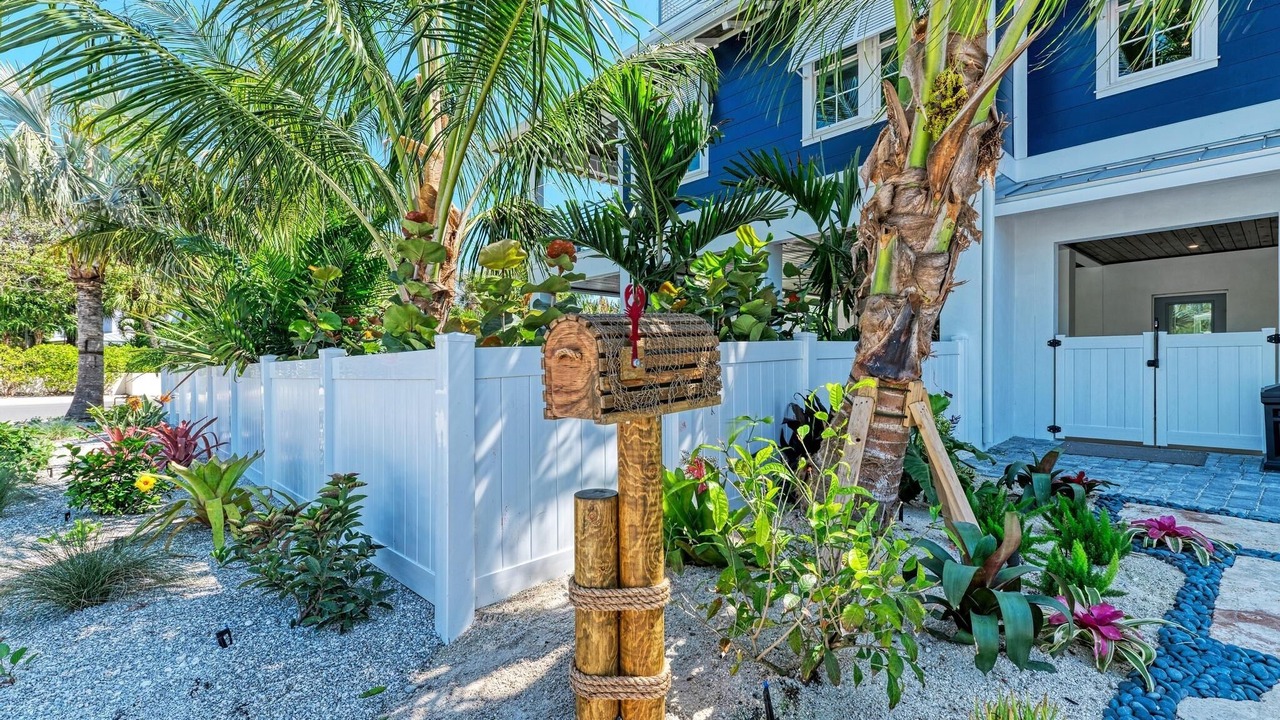 Photo of Others in Anna Maria