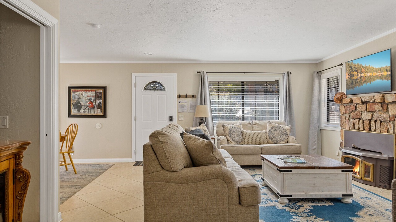 Photo of Livingroom in Big Bear Lake