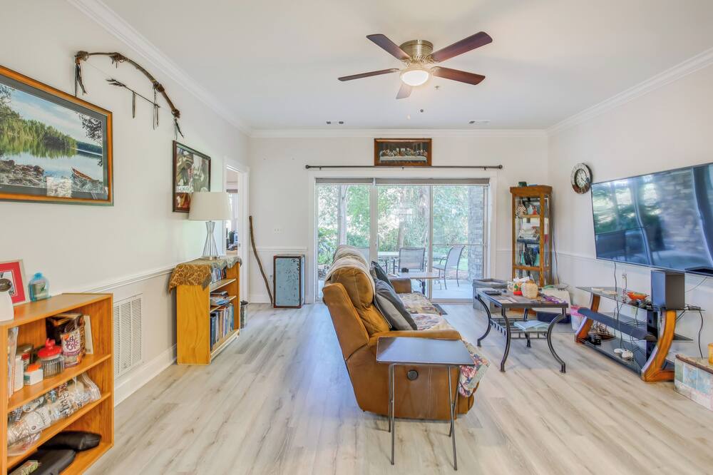 Photo of Livingroom in Longs