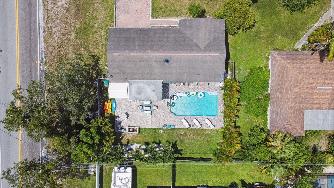 Photo of Outdoor in Harbor Hills