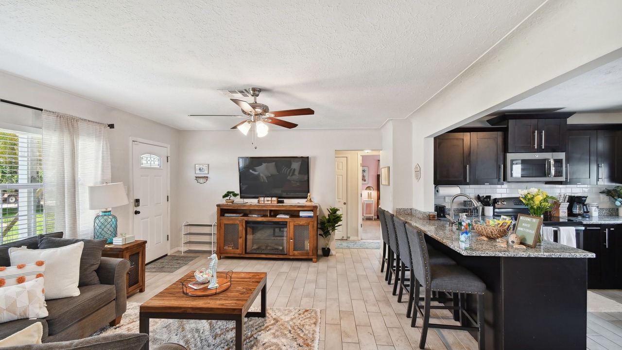 Photo of Livingroom in Harbor Hills