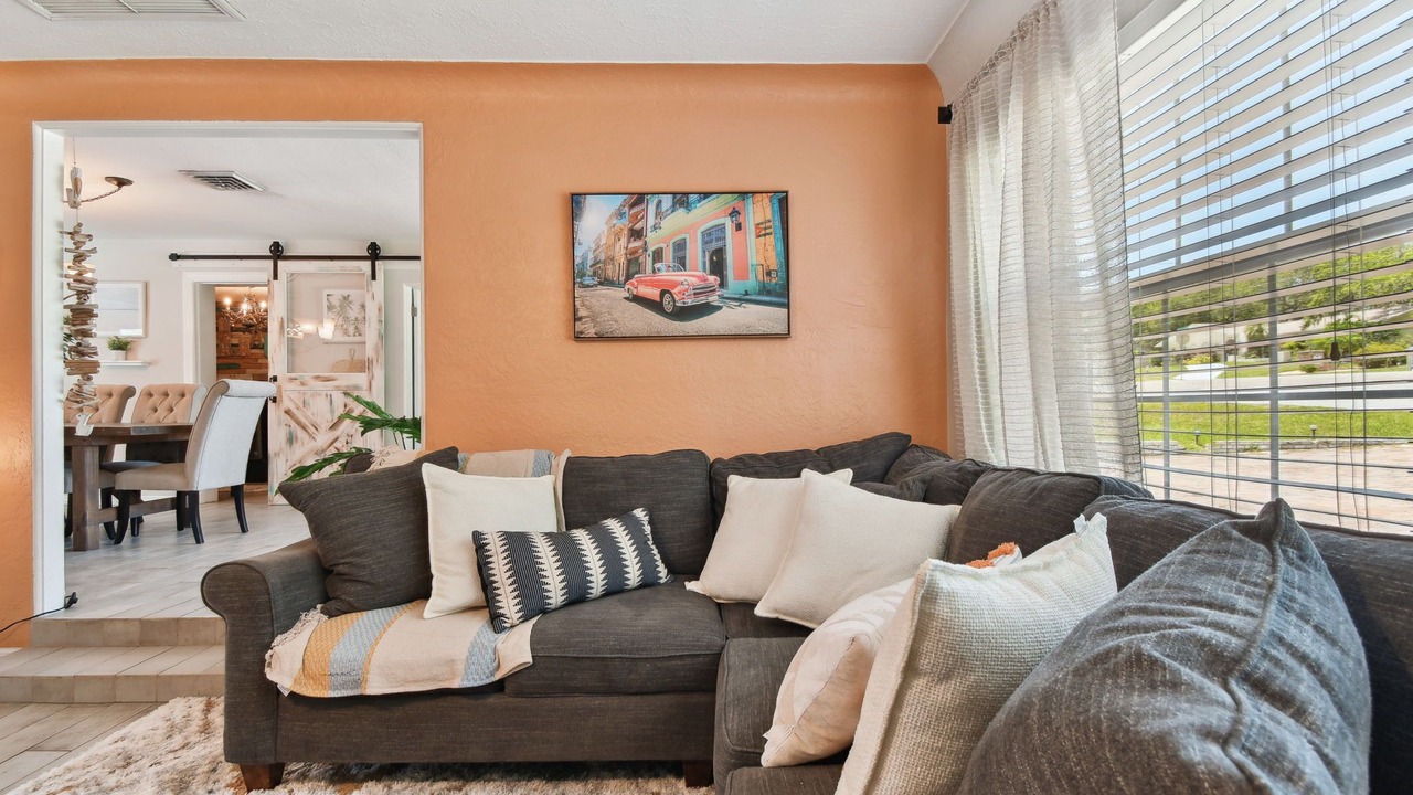 Photo of Livingroom in Harbor Hills