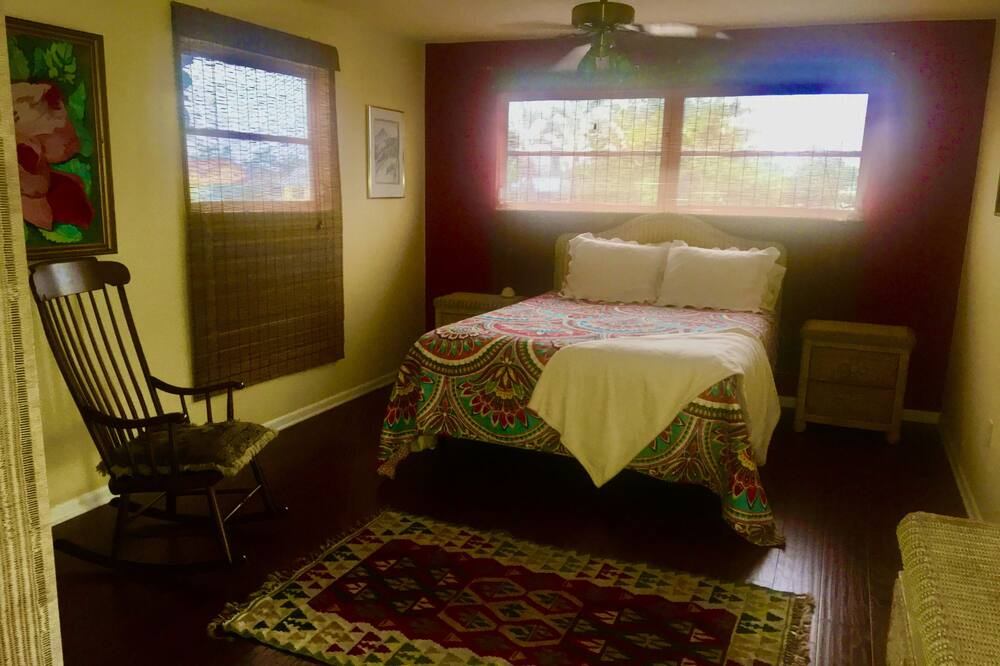 Photo of Bedroom in Capri Isle