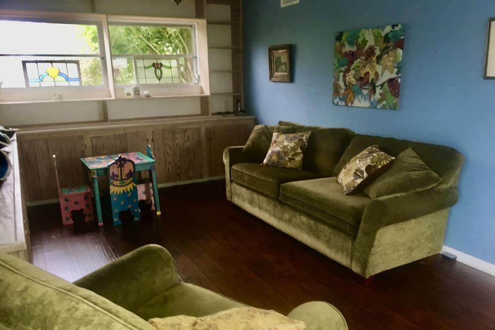 Photo of Livingroom in Capri Isle