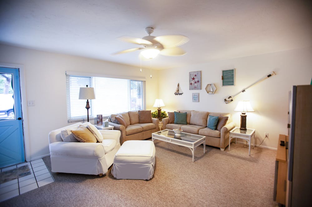 Photo of Livingroom in South Gate Ridge