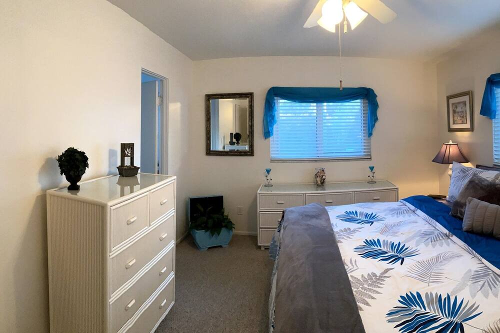 Photo of Bathroom in South Gate Ridge