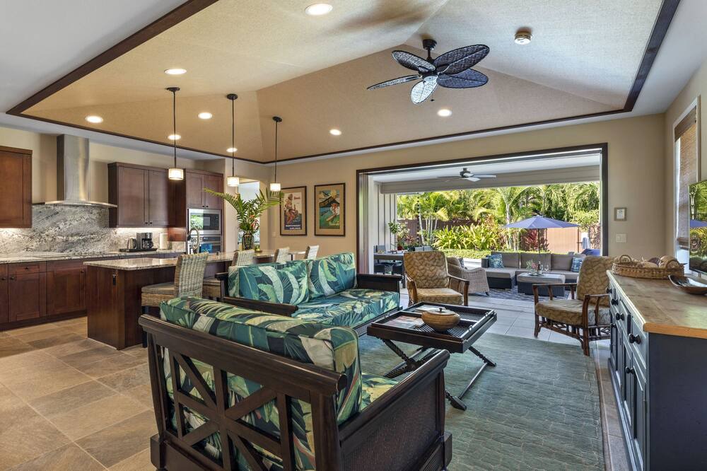 Photo of Livingroom in Keauhou